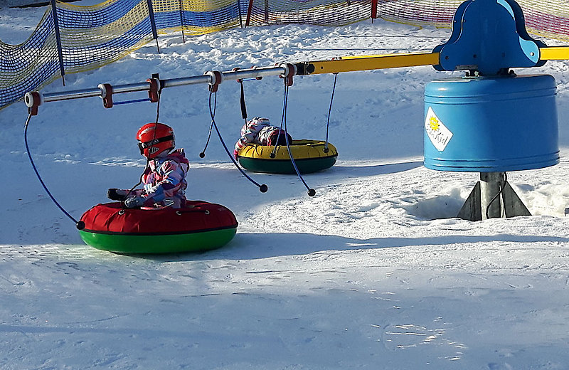 Karussell für Kinder im Skigebiet Bayerischer Wald